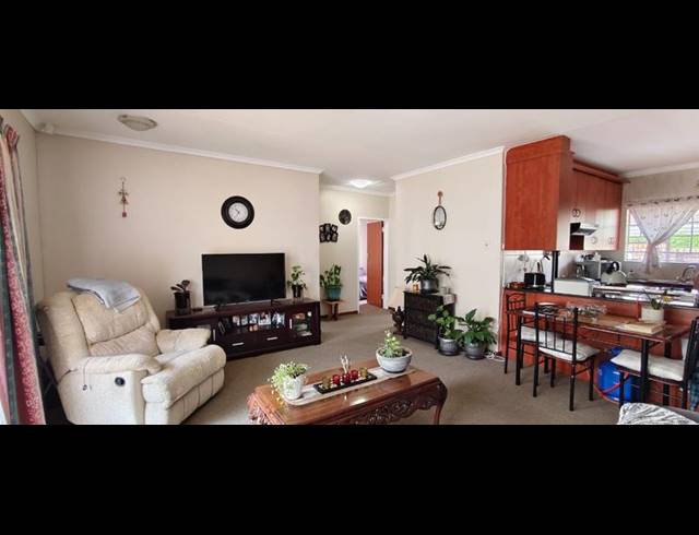 2 BEDROOM TOWNHOUSE FOR SALE IN BRENTWOOD PARK